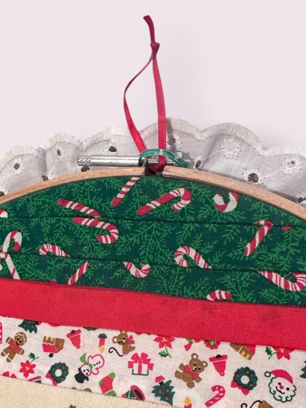 Vintage Handmade Quilt Style Festive Santa Embroidered Wall Hanging - Picture 6 of 8